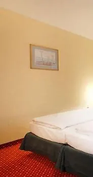 Azimut Hotel 3*