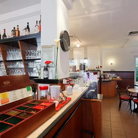 Hotel Azimut