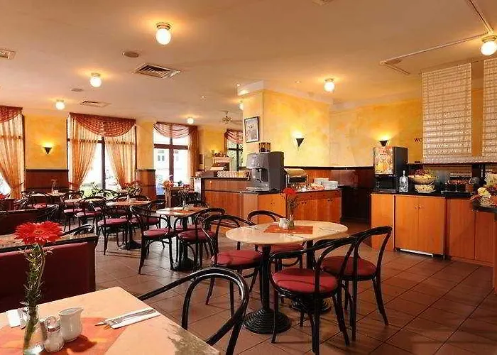 Hotel Invite An Der Kaiserburg 3*